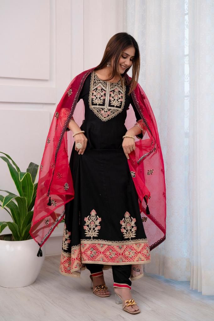 Banno Ki Saheli Suit Set